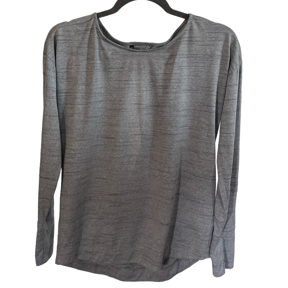 Kuhl Women’s Lightweight Flowy 3/4 Sleeve Open-back Yoga  Shirt Top, Gray Medium